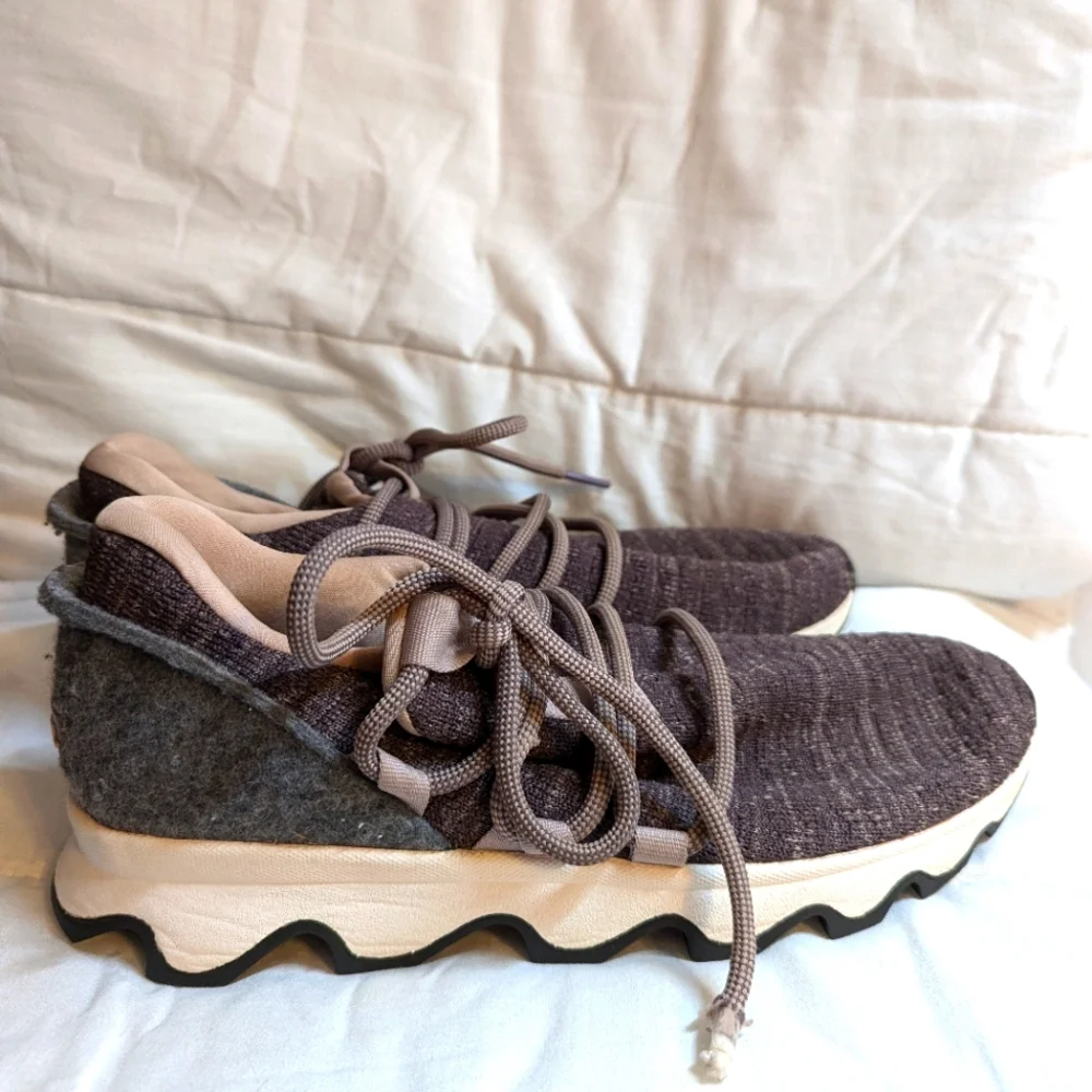 Woman's Sorel KINETIC Sneakers Size 8.5 - Picture 2 of 12